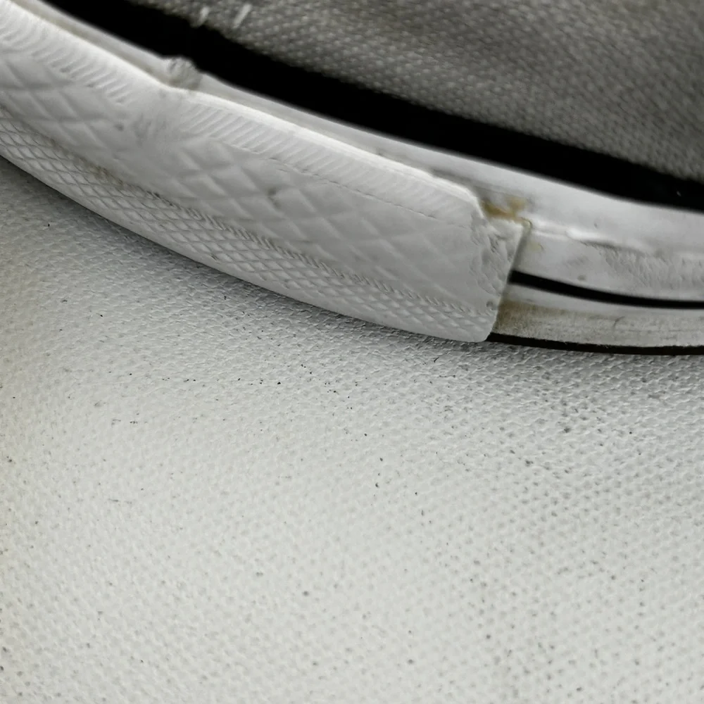 Converse Chuck Taylor |  Kid‎ Size 6 | High-Top |